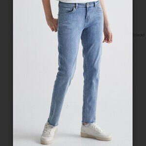 DU/ER Performance Denim Girlfriend modern bleach raw hem 31 x 30 NWT Duer